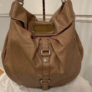 Marc Jacobs Dr Q Liz Distressed Large Leather Hobo